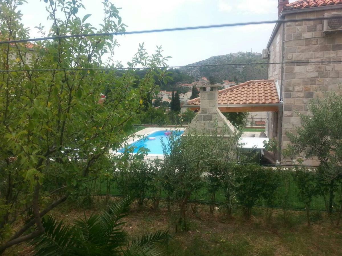 Family House Lise Daire Mlini Dış mekan fotoğraf